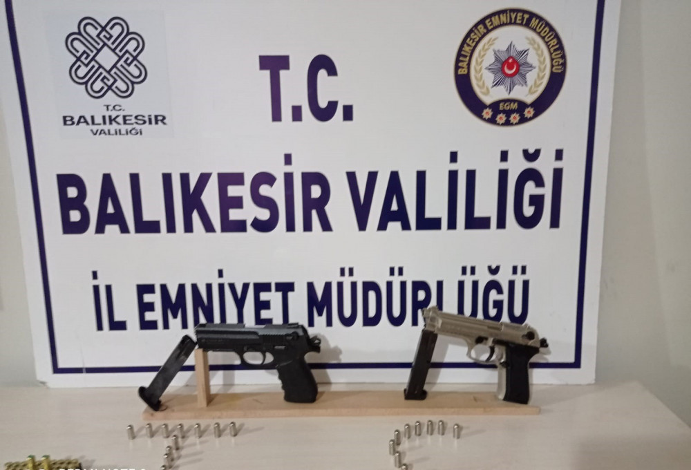 Balıkesir'de polis 6 aranan şahsı yakaladı