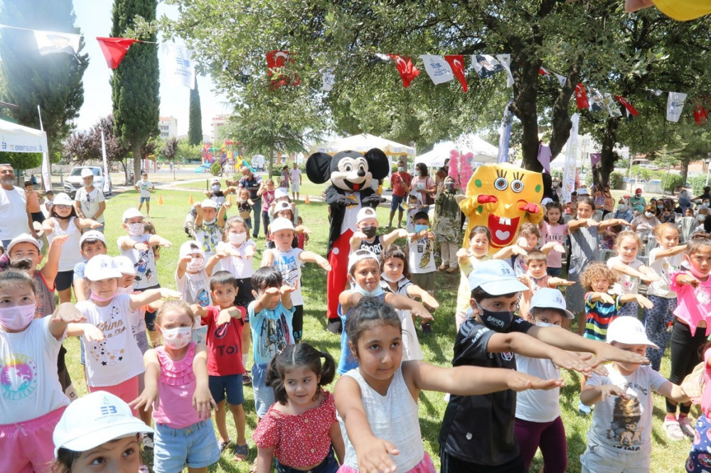 Edremit Belediyesi Yaz Şenlikleri başladı