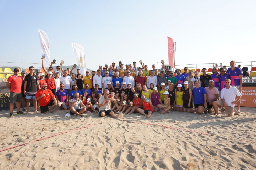 Balıkesir’de Balkan Plaj Voleybolu şampiyonası ödül töreni yapıldı  