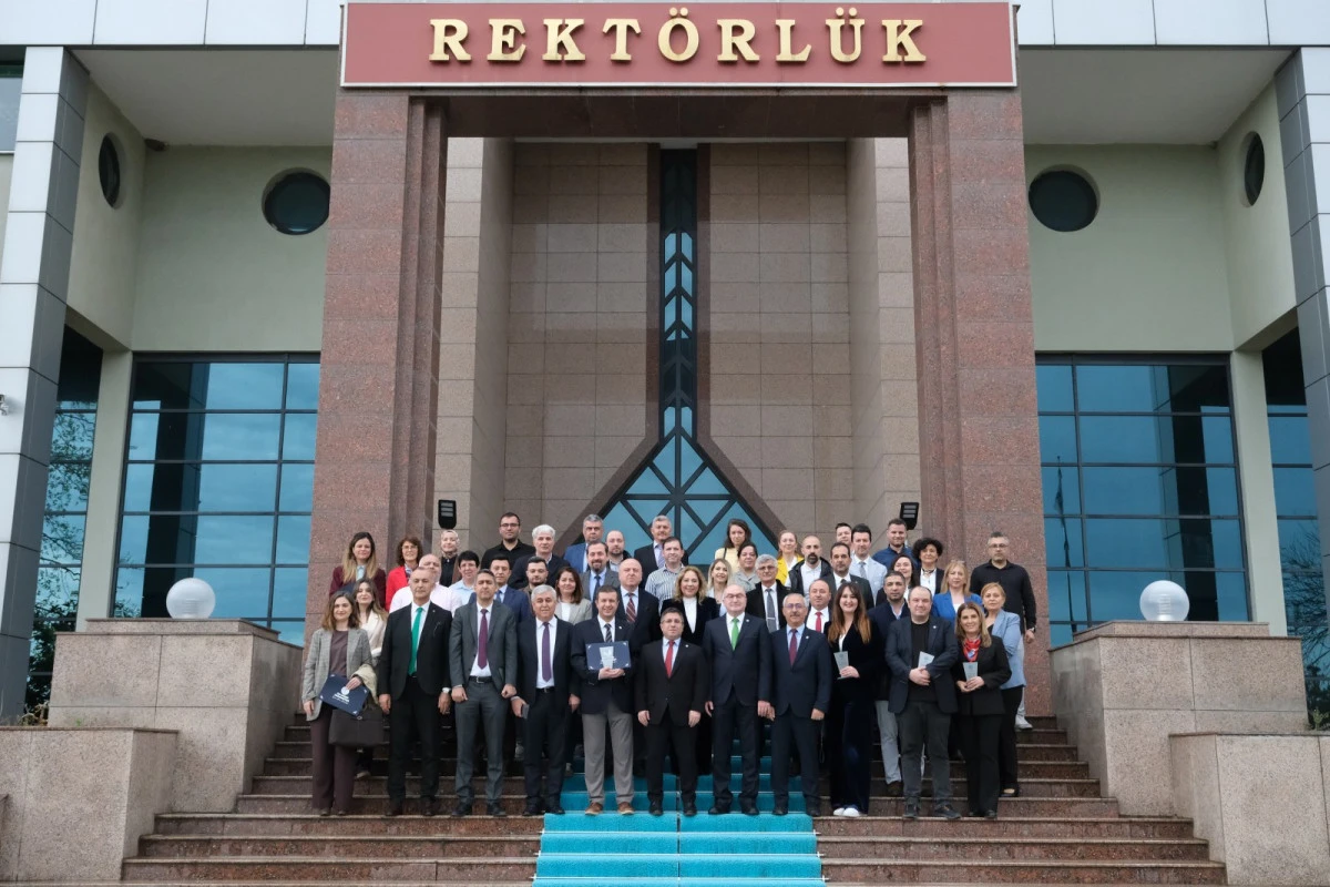 Rekt&ouml;r Oğurlu&rsquo;dan Akreditasyon Başarısına Teşekk&uuml;r